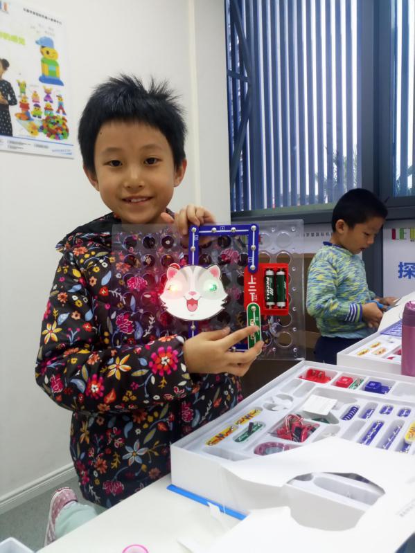 乐趣学堂机器人教育